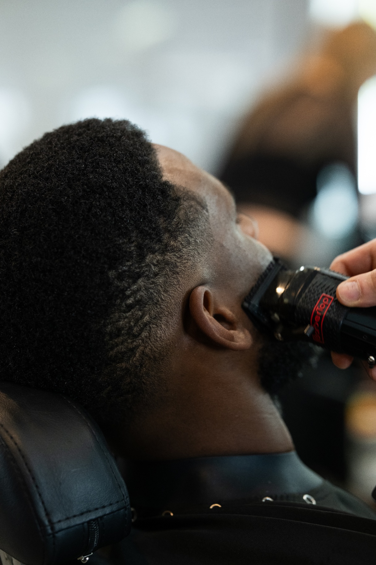 Détail de contour de barbe